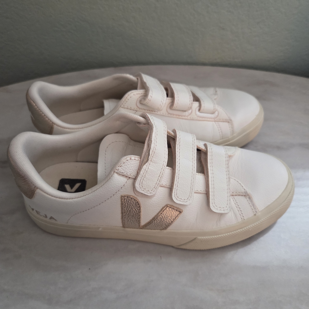 Veja Recife Logo White and Pink Velcro Sneakers - Picture 2 of 12